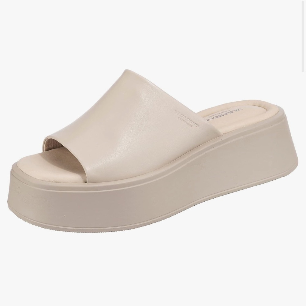Vagabond Courtney leather sandals in off white